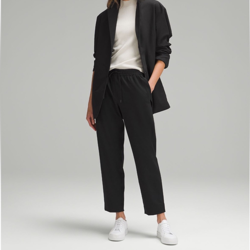 Lululemon Tapered-Leg Mid-Rise Pant 7/8 Length *Luxtreme